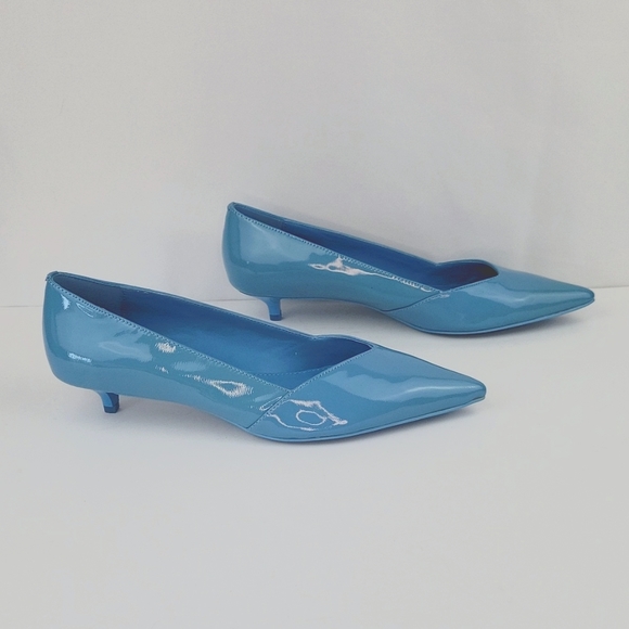 Cakvin Klein Patent Leather Pointy Toe Low Kitten Heel Pump Baby Blue Sz 7.5 - Picture 6 of 11